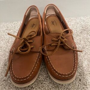 Women’s Bass Brown Leather Boat Shoes with Moccasin Stitching size 9 1/2 M